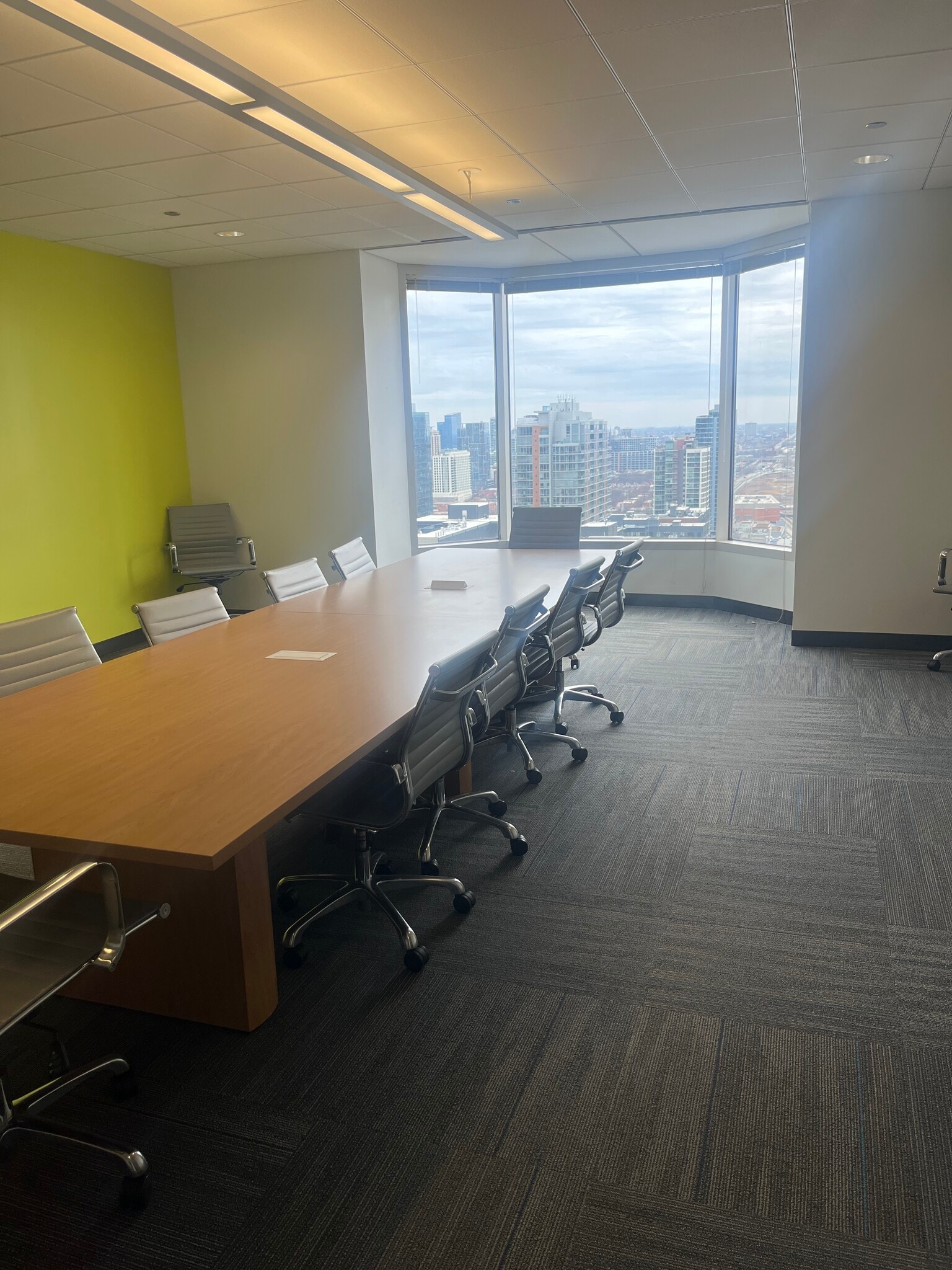 425 S Financial Pl, Chicago, IL for lease Building Photo- Image 1 of 3