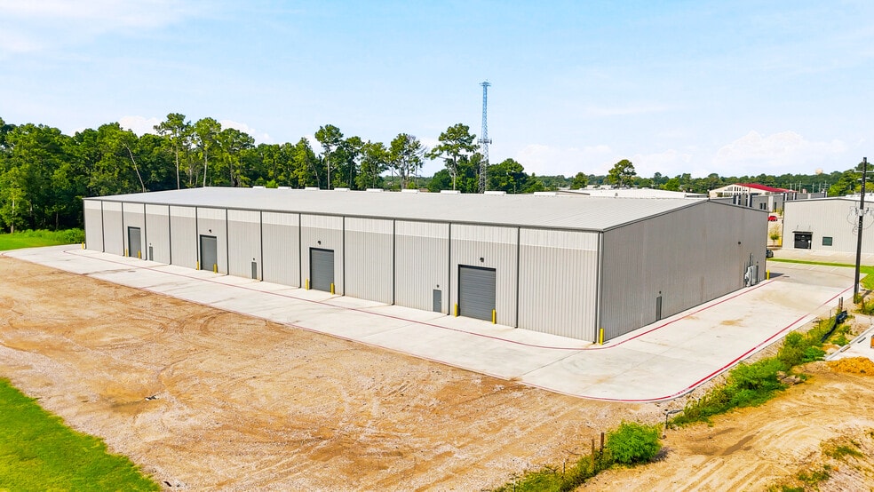 2323 S Houston Ave, Humble, TX for lease - Building Photo - Image 3 of 7