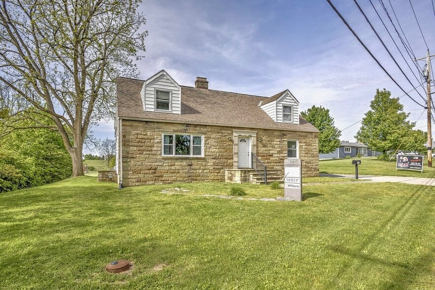 719 Coshocton Ave, Mount Vernon, OH for sale - Building Photo - Image 1 of 48