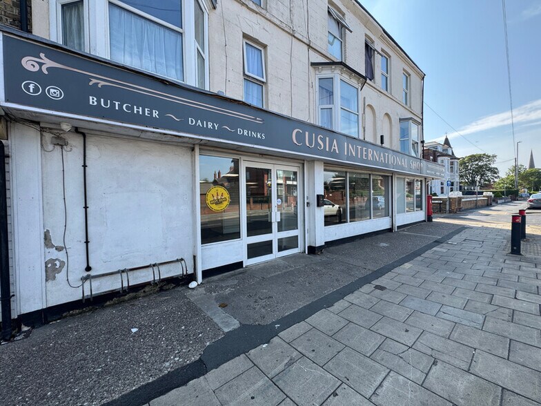 40-44 Flamborough Rd, Bridlington à louer - Photo du bâtiment - Image 2 de 2