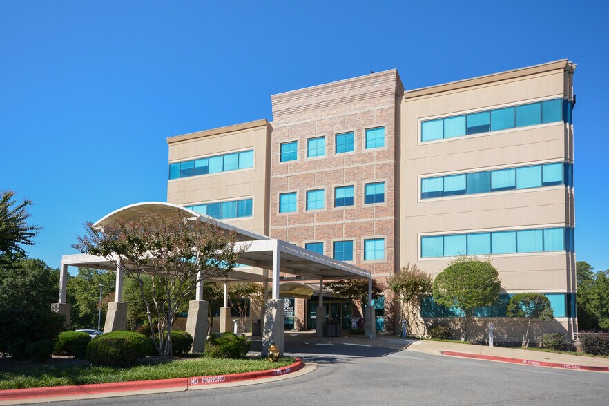 904 Autumn Rd, Little Rock, AR à louer - Photo du bâtiment - Image 2 de 10