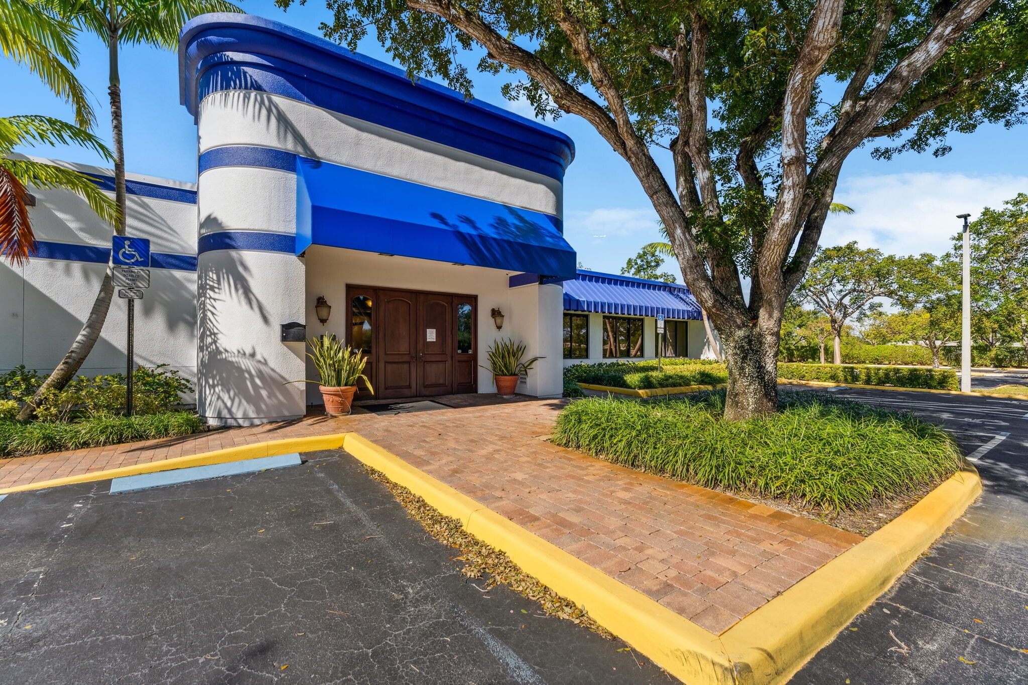 3945 W Atlantic Ave, Delray Beach, FL à louer Photo du bâtiment- Image 1 de 47