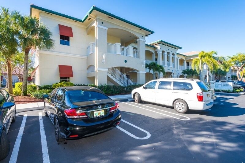 5411 N University Dr, Coral Springs, FL à louer - Photo principale - Image 1 de 15