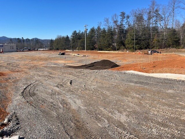 273 Long Shoals Rd, Arden, NC à louer Photo principale- Image 1 de 3