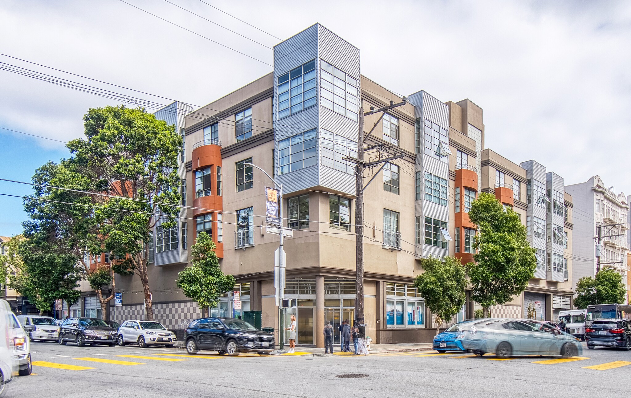 300 Gough St, San Francisco, CA à louer Photo du bâtiment- Image 1 de 3