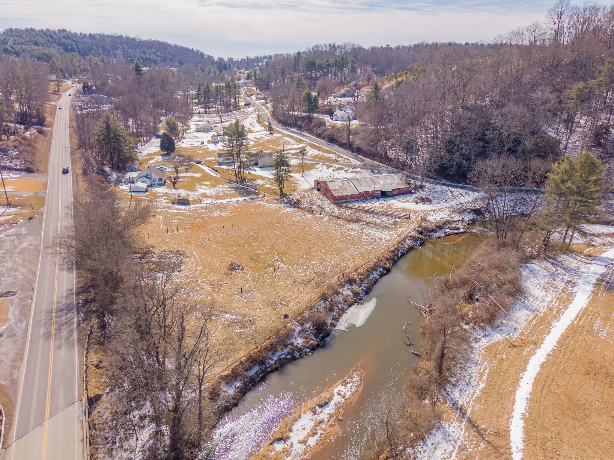 226 Chestnut dr, Galax, VA for sale Primary Photo- Image 1 of 56