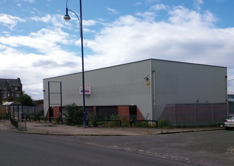 120 Derby Rd, Bootle for lease - Primary Photo - Image 1 of 2