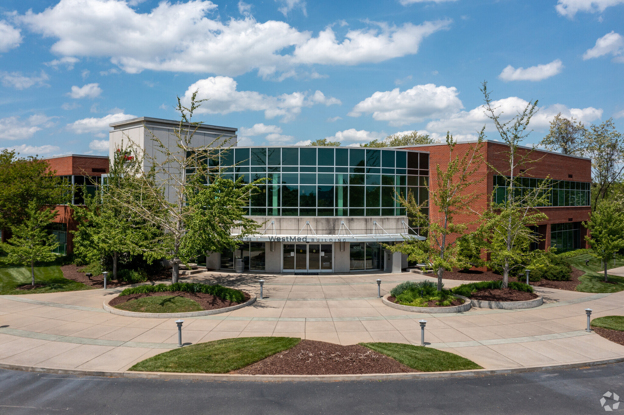 10133 Sherrill Blvd, Knoxville, TN for sale Primary Photo- Image 1 of 22