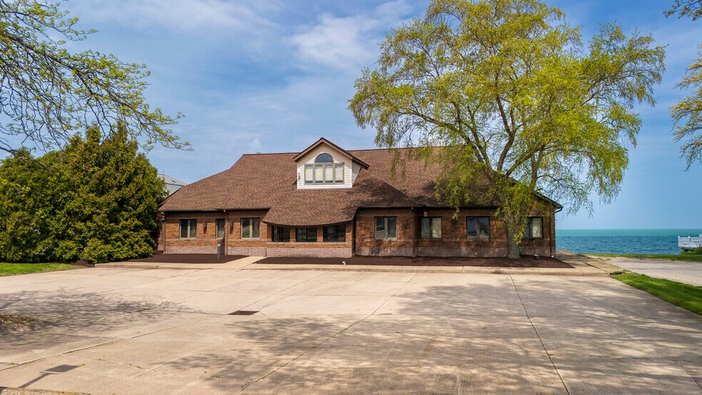 4259 Lake Rd, Lorain, OH à louer - Photo du bâtiment - Image 2 de 9