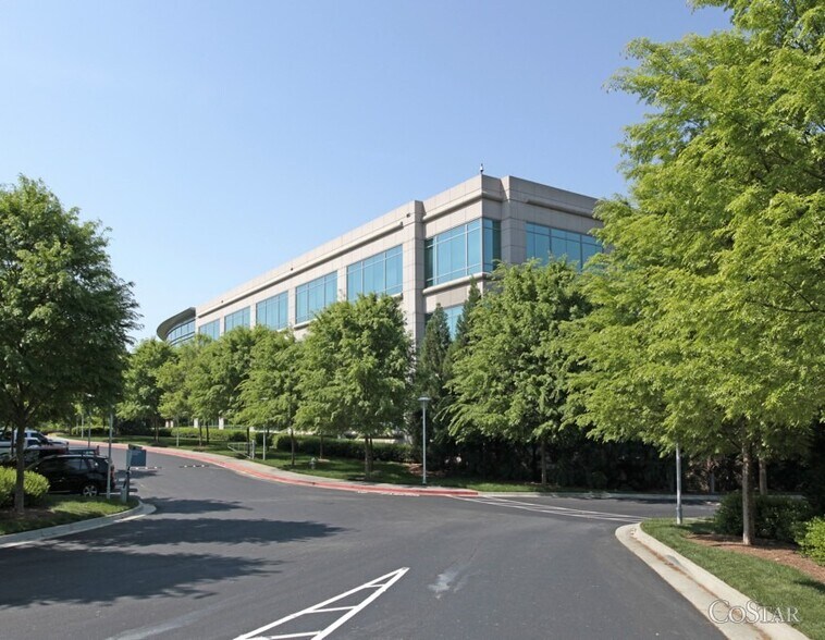1100 Alderman Dr, Alpharetta, GA à louer - Photo du bâtiment - Image 2 de 17