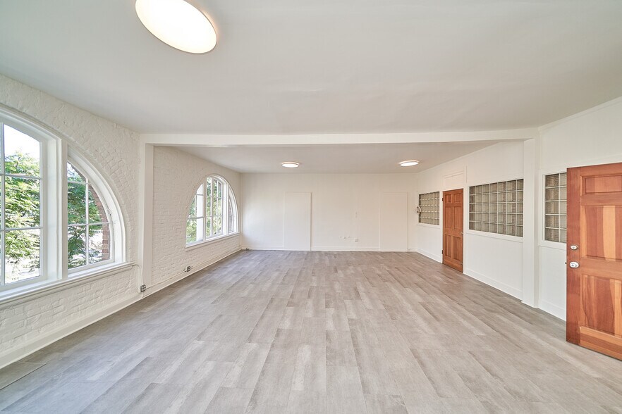 7900 Santa Monica Blvd, West Hollywood, CA à louer - Photo intérieure - Image 2 de 3