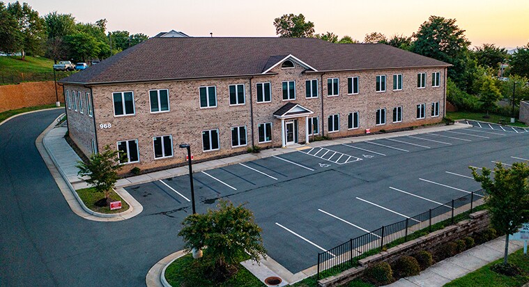 968 Olympia Dr, Charlottesville, VA à louer - Photo du bâtiment - Image 1 de 8