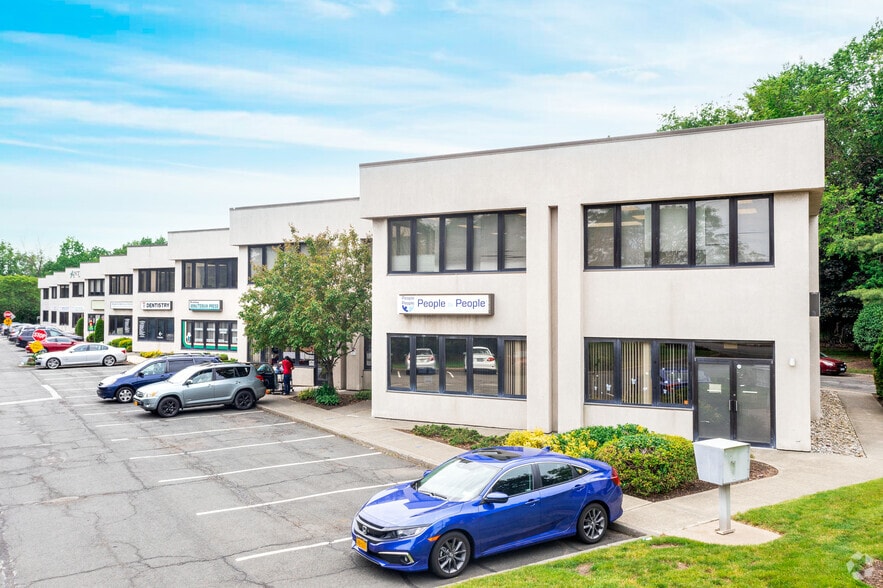 121 West Nyack Rd, Nanuet, NY for lease - Building Photo - Image 2 of 19
