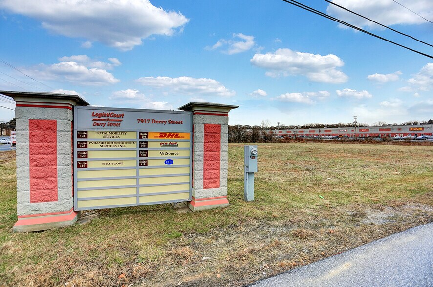 7917 Derry St, Harrisburg, PA à louer - Photo du bâtiment - Image 3 de 4