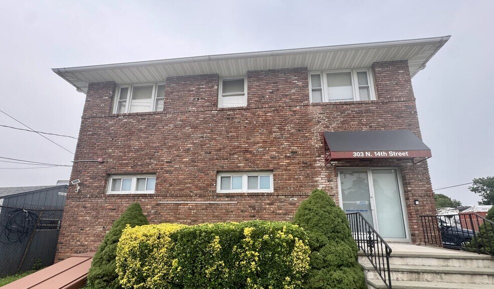 303 N 14th St, Kenilworth, NJ à vendre - Photo du bâtiment - Image 1 de 1