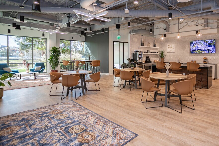 701 Green Valley Rd, Greensboro, NC à louer - Numérisation 3D de Matterport - Image 2 de 44