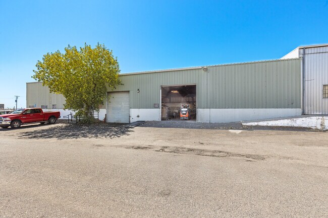 Plus de détails pour 651 Thunderbolt St, Chico, CA - Industriel à vendre