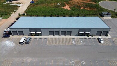 162 Grading Ln, Cave Springs, AR for lease Interior Photo- Image 1 of 14
