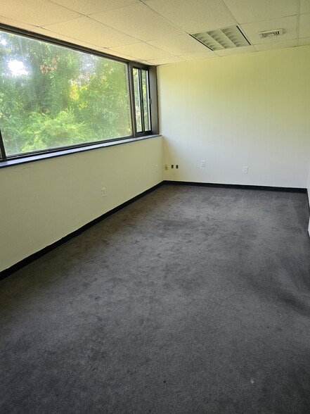 201 Great Rd, Acton, MA for lease - Interior Photo - Image 3 of 14