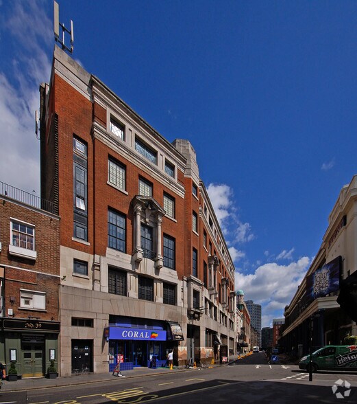 24-26 Russell St, Londres à louer - Photo du bâtiment - Image 2 de 3