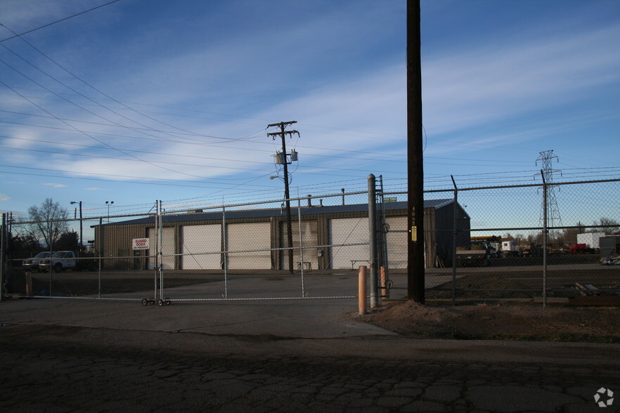 4055 E 64th Ave, Commerce City, CO for lease - Building Photo - Image 1 of 3