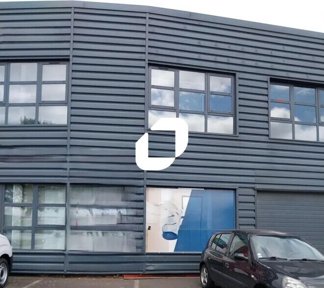 Bureau dans Couëron à louer - Photo du bâtiment - Image 2 de 5