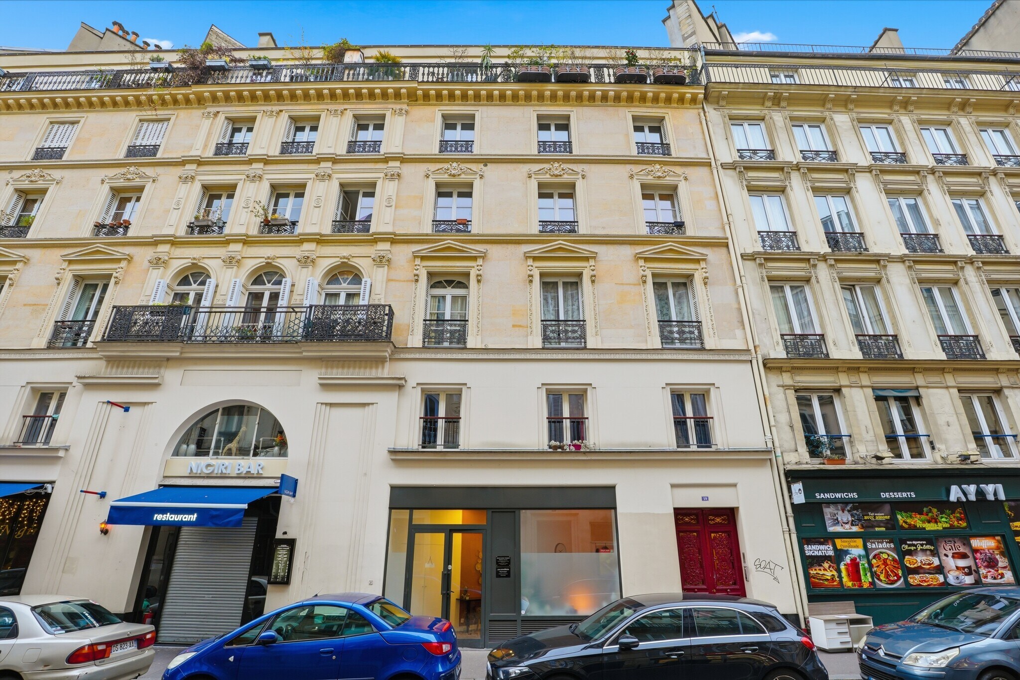 Immeuble residentiel dans Paris à vendre Photo principale- Image 1 de 11