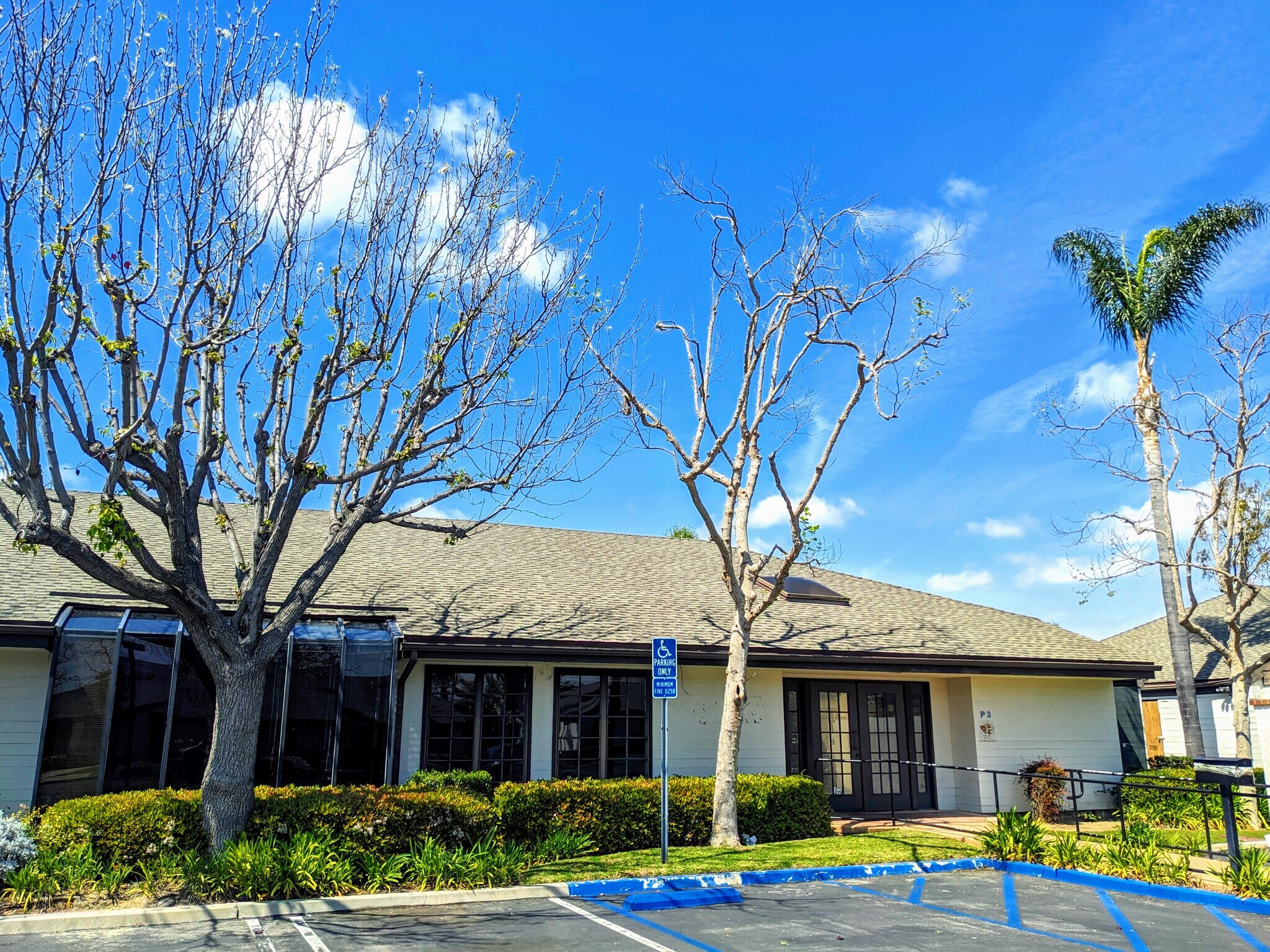 3151 Airway Ave, Costa Mesa, CA à louer Photo du bâtiment- Image 1 de 16