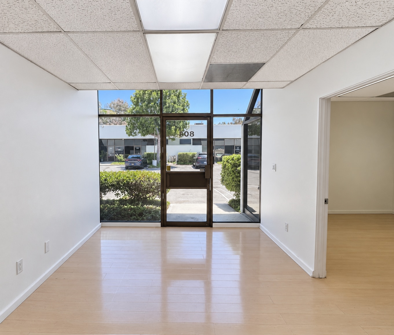 31121-31131 Via Colinas, Westlake Village, CA for lease Interior Photo- Image 1 of 4