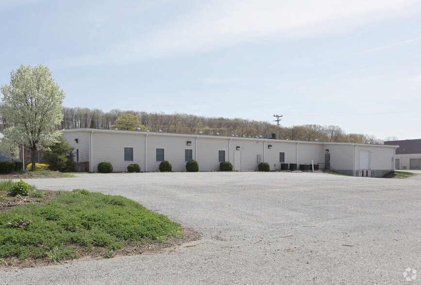4200 Industrial Park Dr, Altoona, PA à vendre - Photo du bâtiment - Image 2 de 5
