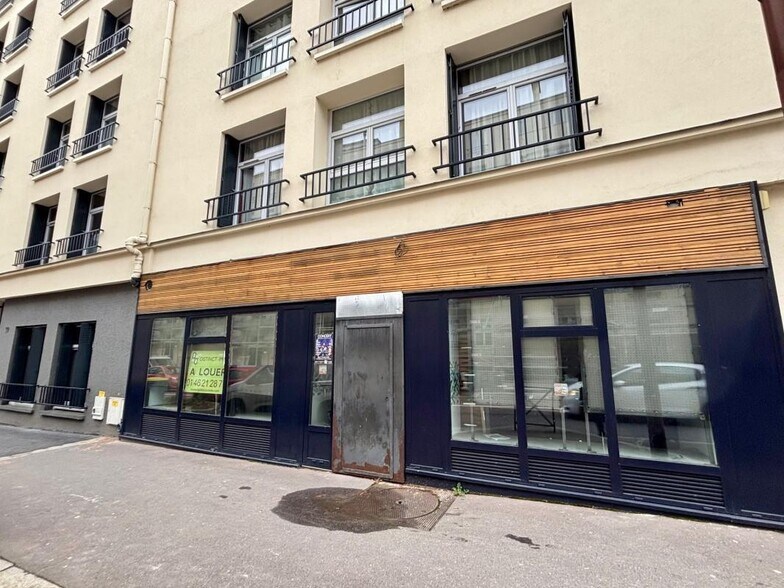 Retail in Versailles for lease - Building Photo - Image 1 of 8
