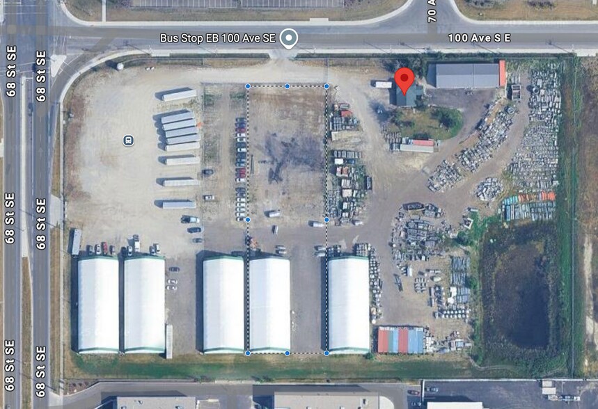 9720 68 St SE, Calgary, AB à louer - Photo du bâtiment - Image 3 de 5