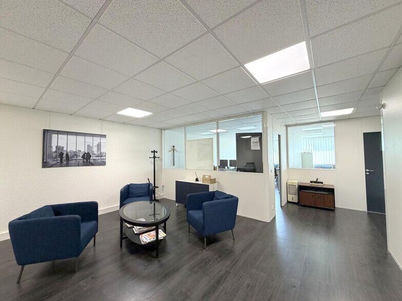 Rue Du Gros Murger, Herblay-sur-Seine for lease - Interior Photo - Image 3 of 6