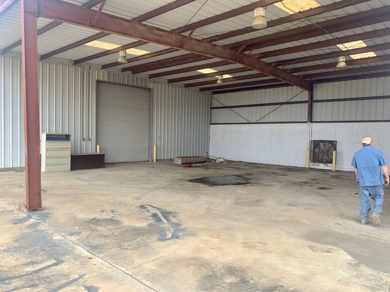 4005 Presidential Corridor W, Caldwell, TX for lease - Building Photo - Image 3 of 6