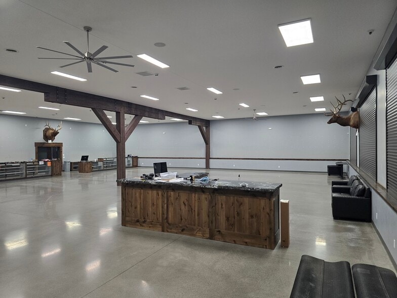 870 N 2nd E, Rexburg, ID for lease - Building Photo - Image 3 of 113