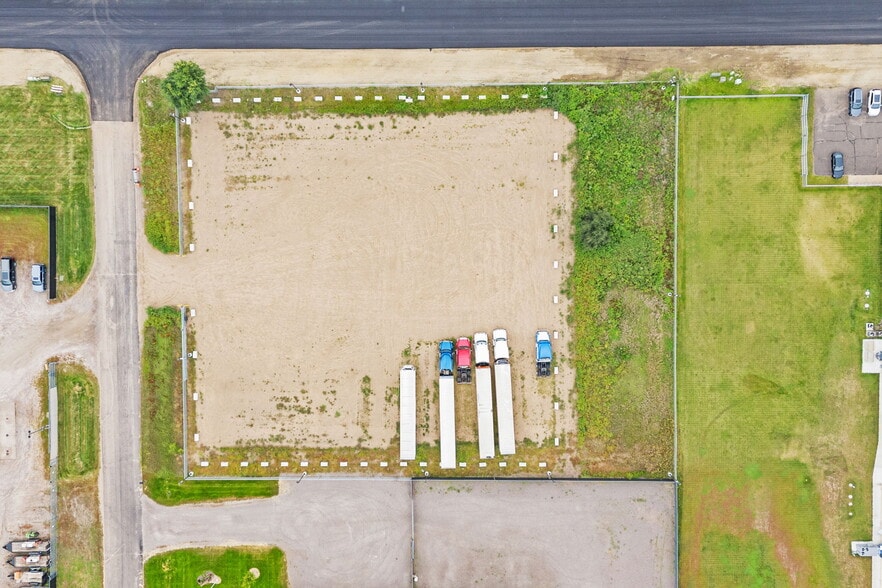 20013 Edison cir, Clearwater, MN for sale - Building Photo - Image 2 of 11