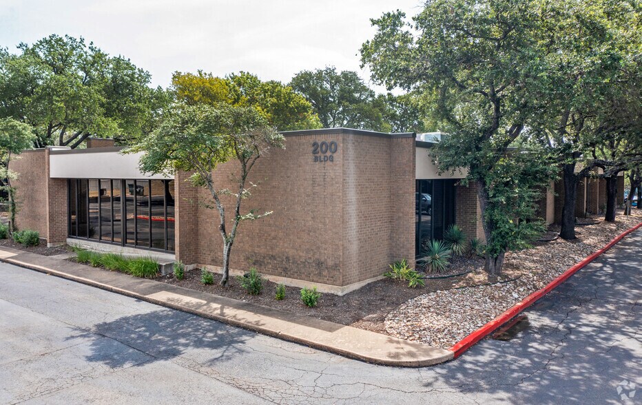 8900 Shoal Creek Blvd, Austin, TX à louer - Photo du bâtiment - Image 2 de 6
