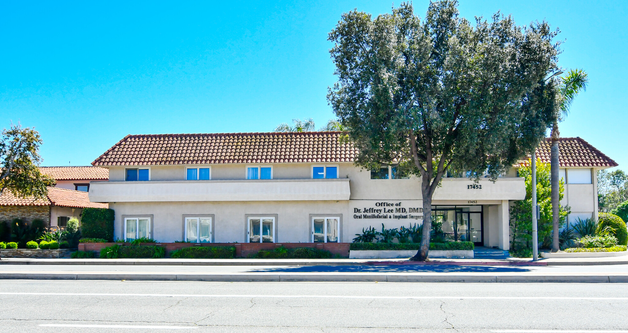 17452 Irvine Blvd, Tustin, CA for lease Primary Photo- Image 1 of 4