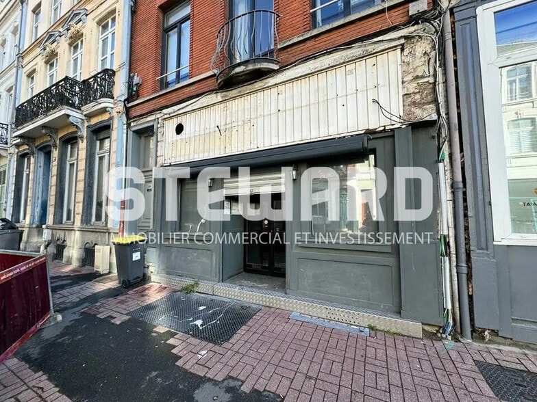 Retail in Lille for lease - Building Photo - Image 1 of 8