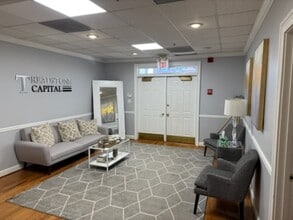 1640 Powers Ferry Rd SE, Marietta, GA à louer Photo du bâtiment- Image 2 de 9