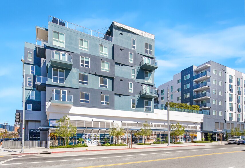 2528 S Grand Ave, Los Angeles, CA à louer - Photo du bâtiment - Image 3 de 33