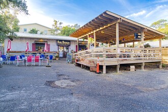 212 1/2 Fairhope Ave, Fairhope, AL à louer Photo intérieure- Image 1 de 8