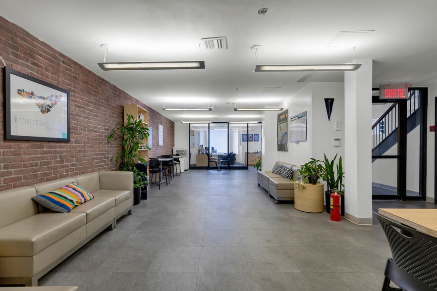 525 Rue Sherbrooke E, Montréal, QC for lease - Primary Photo - Image 1 of 37