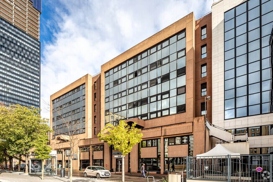Bureau dans Lyon à louer - Photo du bâtiment - Image 3 de 4