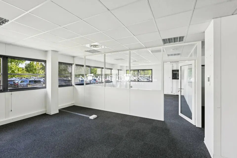 Office in Colomiers for lease Interior Photo- Image 1 of 9
