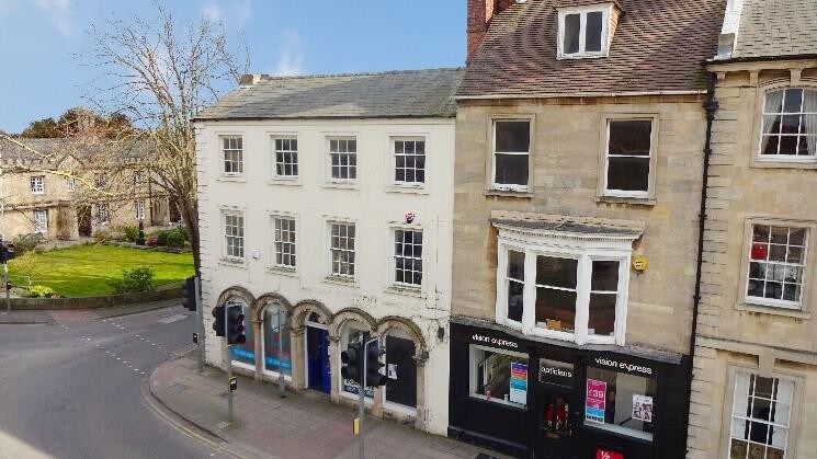 10-10a Market Pl, Sleaford à louer - Photo du bâtiment - Image 3 de 4