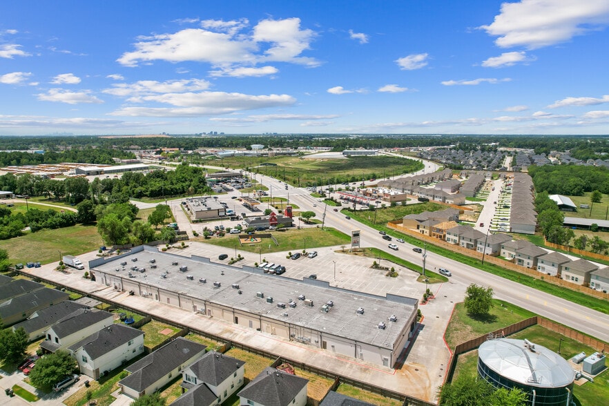21612-21650 Aldine Westfield Rd, Humble, TX for sale - Building Photo - Image 3 of 7