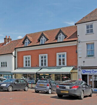 Plus de détails pour 7-8 Market Sq, Waltham Abbey - Commerce de détail à louer