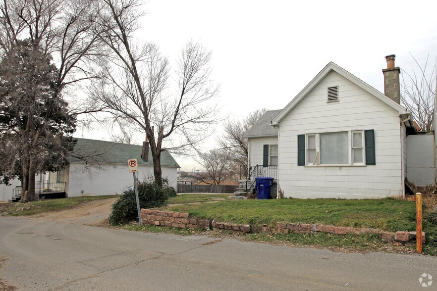 1329 Hughes Pl, Saint Louis, MO à vendre - Photo du bâtiment - Image 2 de 2