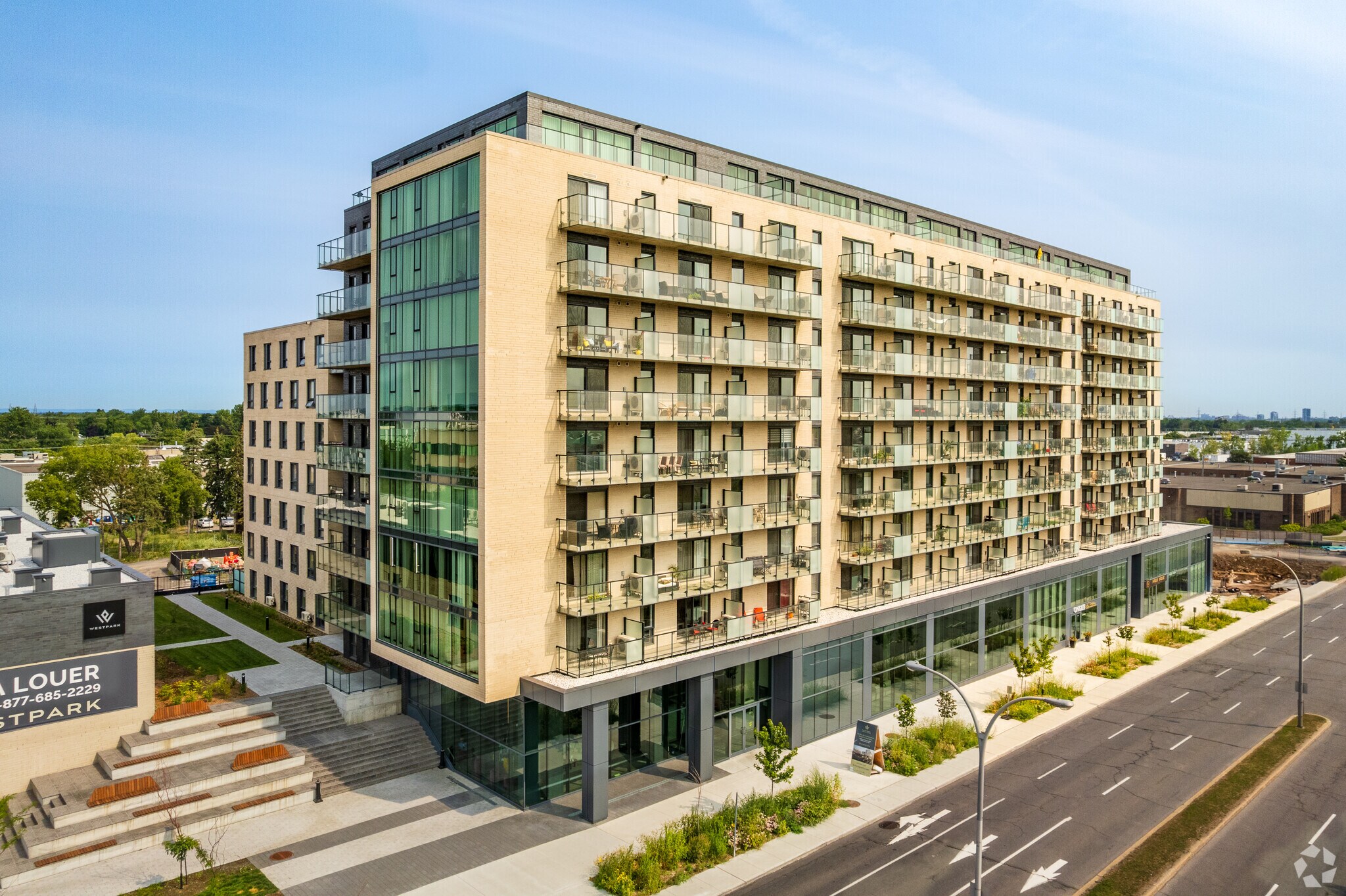 265 Boul Brunswick, Pointe-claire, QC for sale Primary Photo- Image 1 of 1